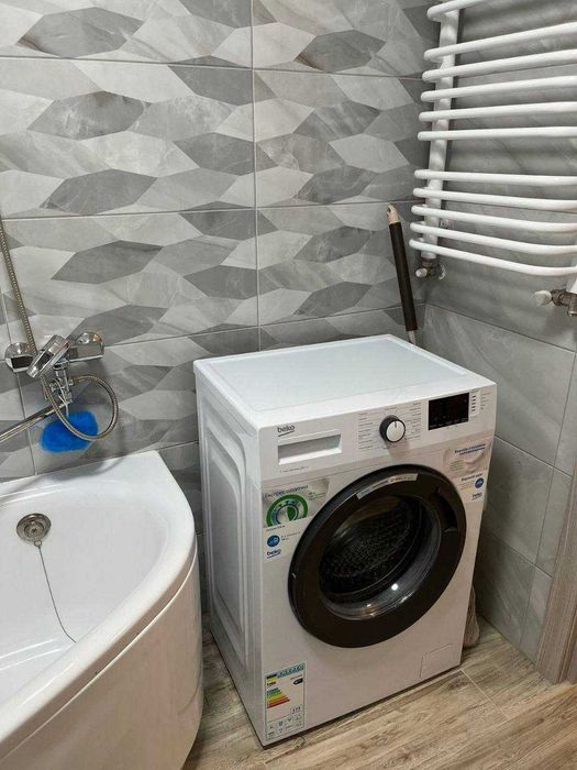 3-кімнатна з ЄВРЕМОНТОМ та ТЕХНІКОЮ!