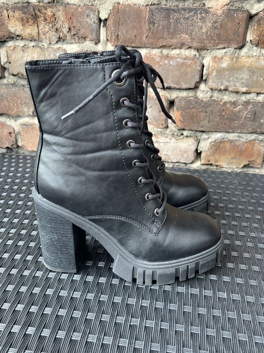Śliczne czarne botki 38 catwalk