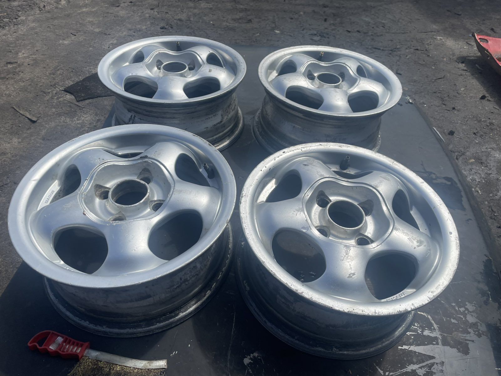 Титани Легкосплавні диски 4/100 R13 6J×13H2