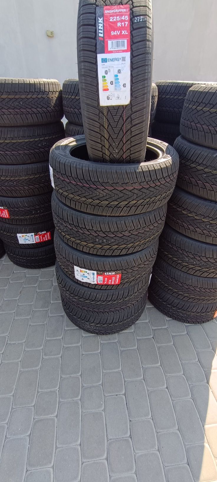Nowe opony zimowe 225/45/17 94V z montażem