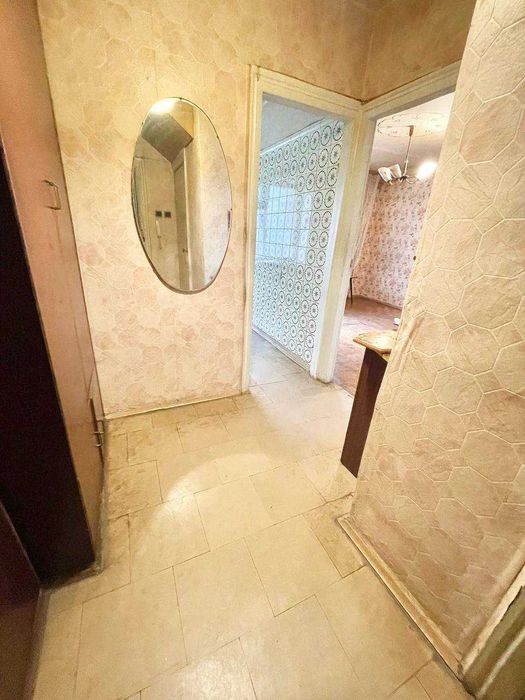 Продам  велику 3к квартиру  пр О.Поля 1/9 низ Кірова