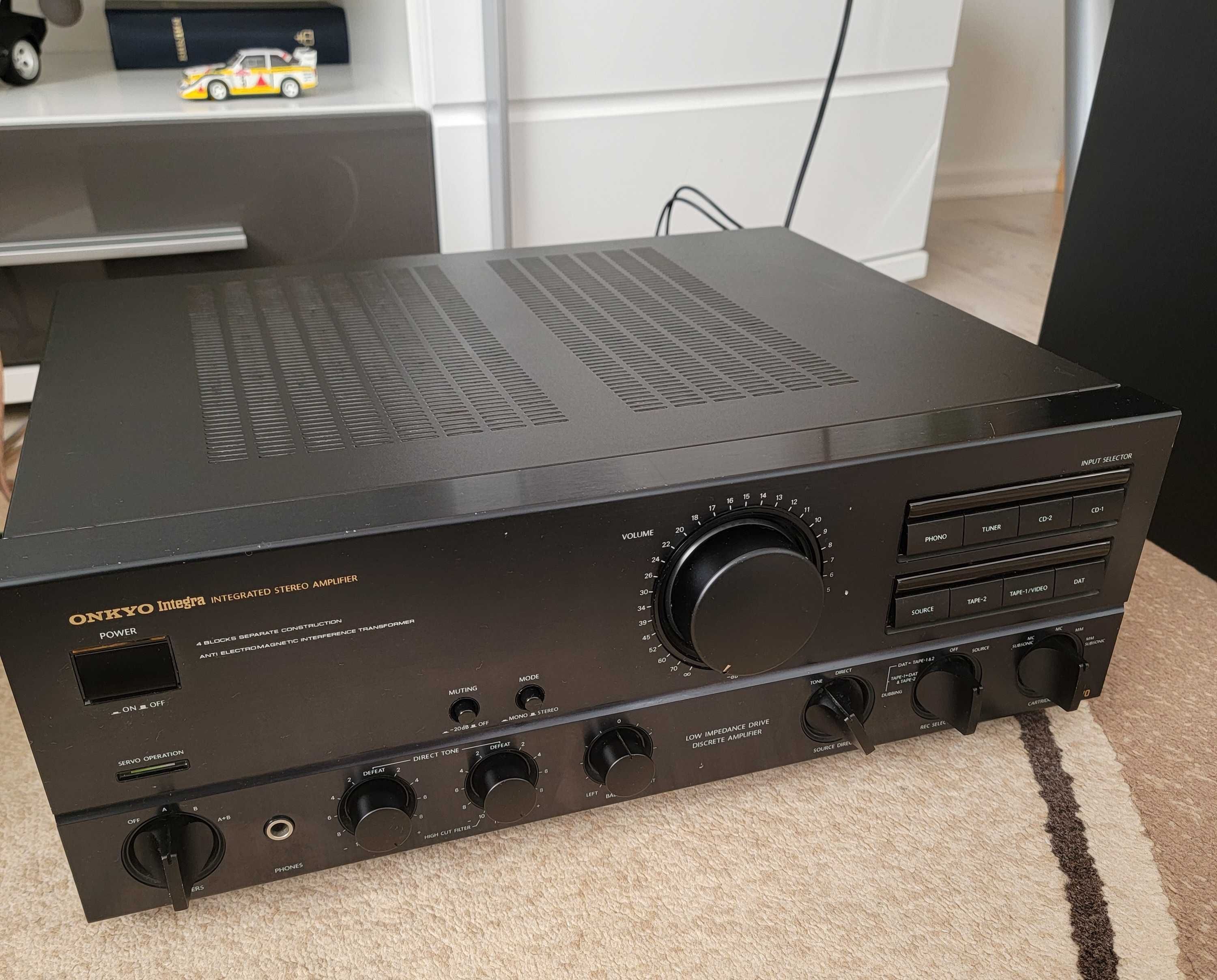 Усилитель Onkyo integra A-8670