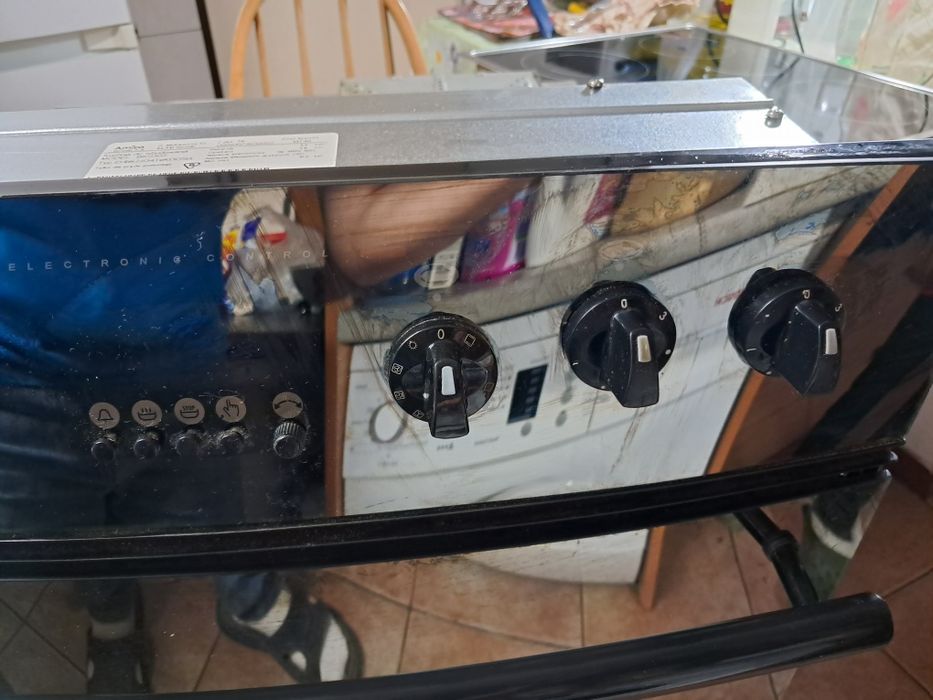 Piekarnik do zabudowy Amica z płytą ceramiczną