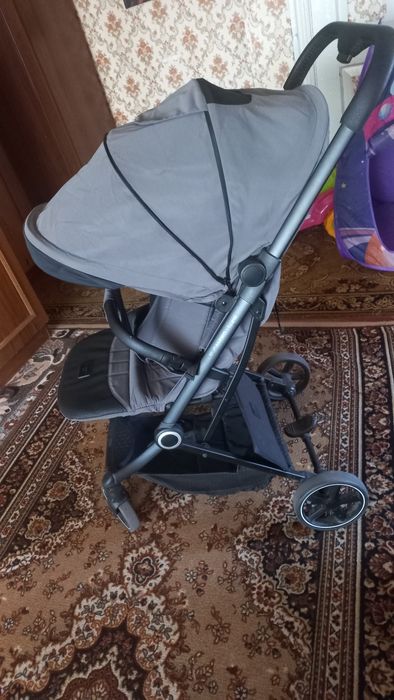 Продам прогулянкову коляску