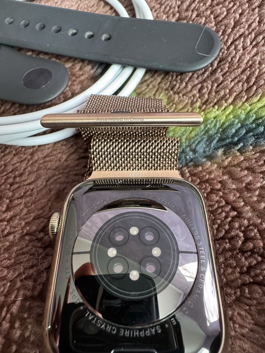 Apple Watch Series 6 GPS + Cellular 44mm Gold Stainless Steel Case