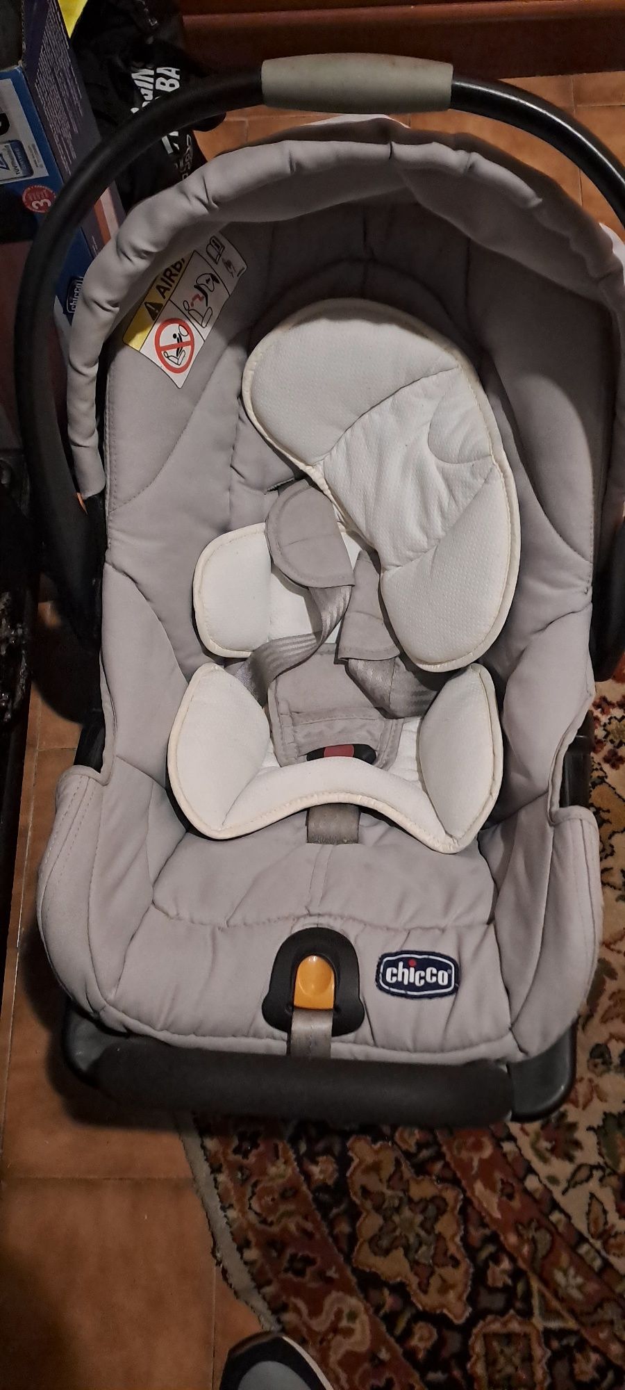 Ovo chicco com base isofix