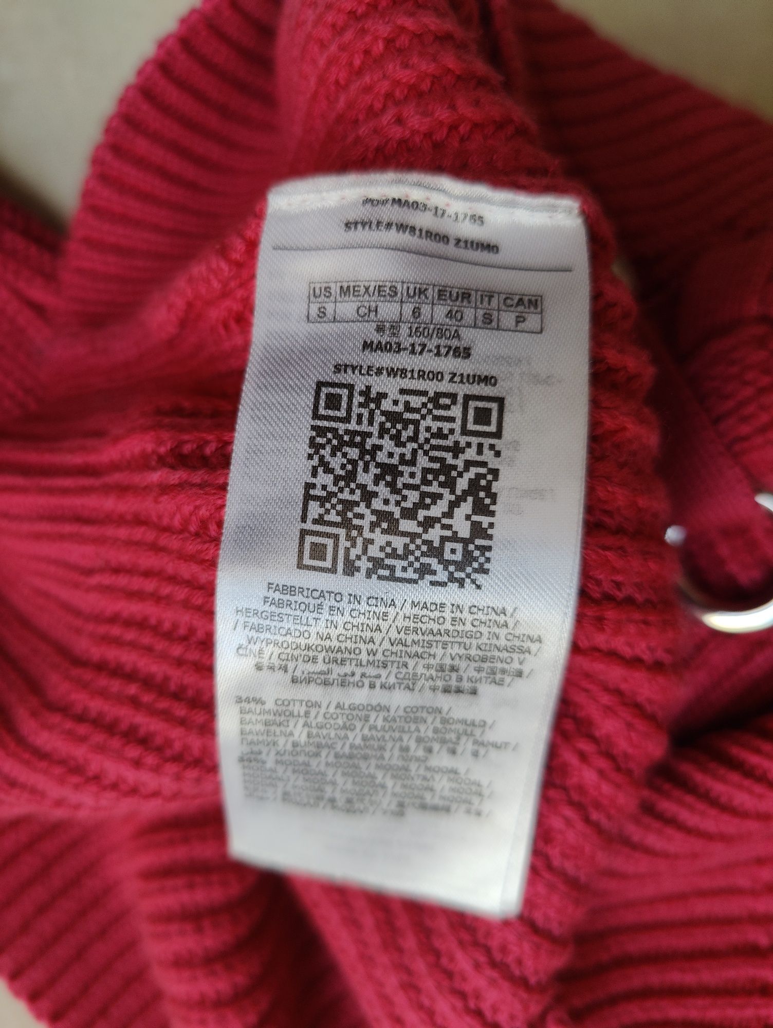 Mięciutki sweterek dla dziewczynki Guess/ XS-S