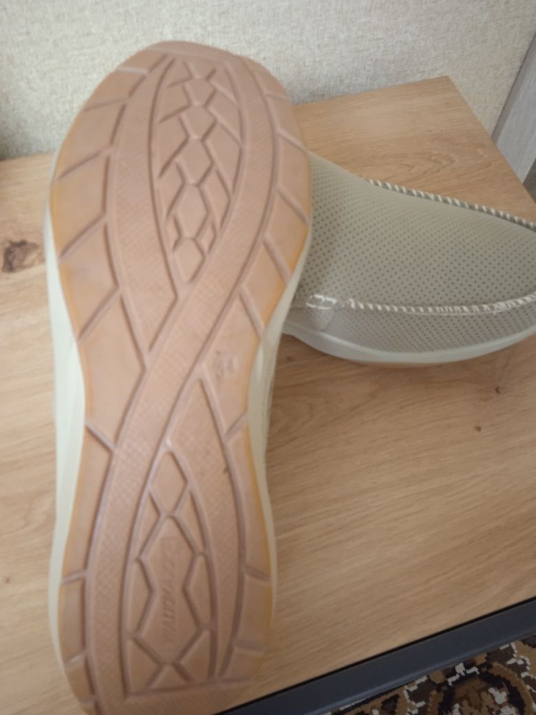 Продам взуття  WALKMAKXX