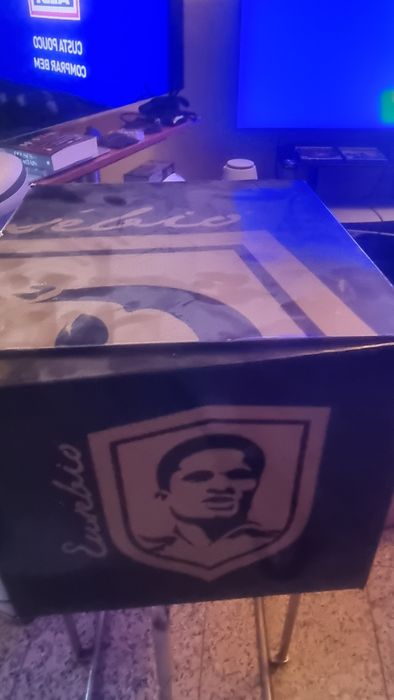 Replica da bota de ouro do eusebio