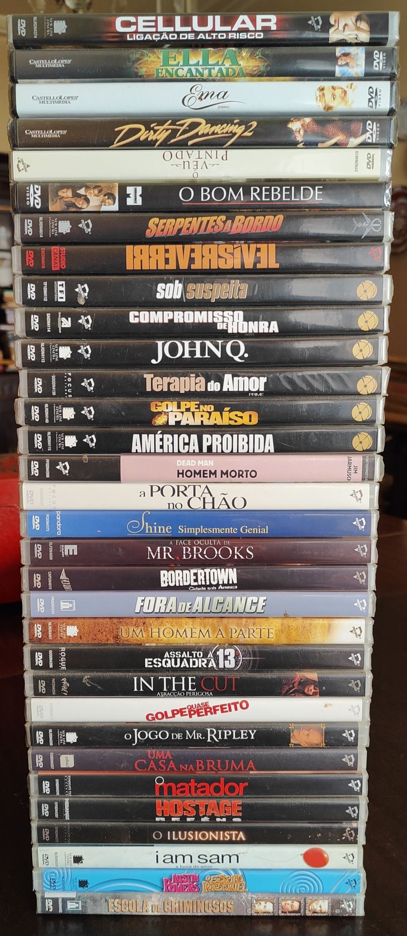 50 DVD's + Leitor de DVD's