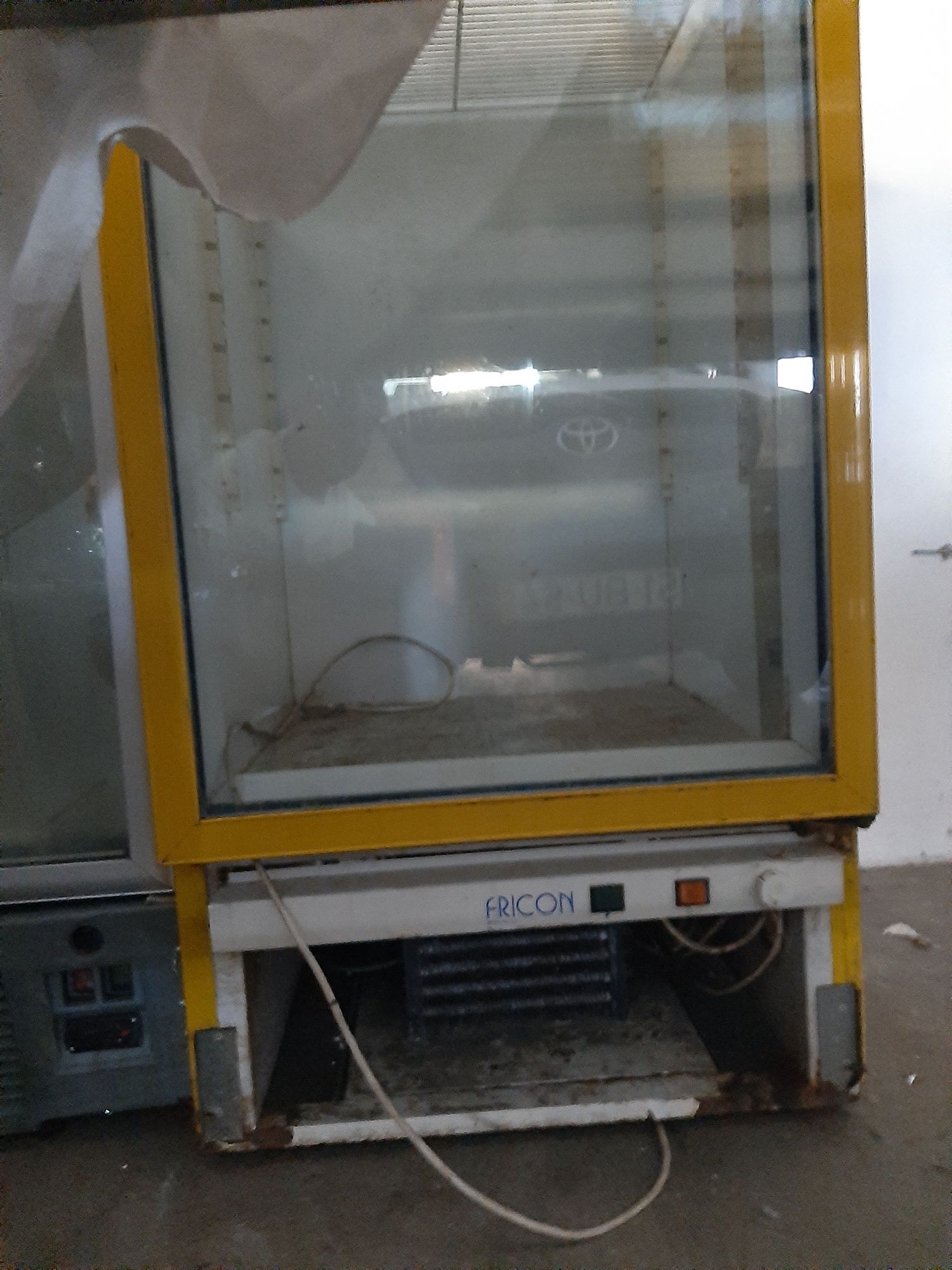 Frigorifico vertical porta em vidro