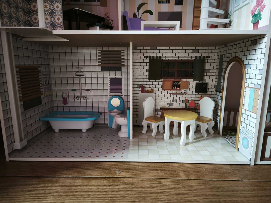 Drewniany domek dla lalek Barbie z windą