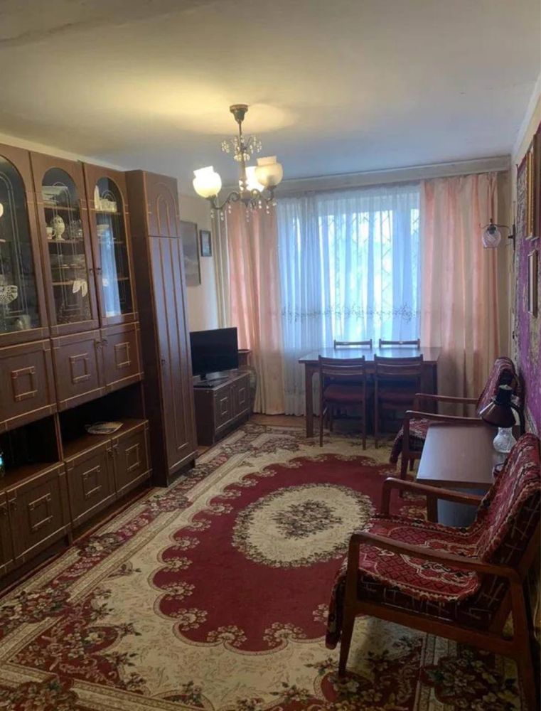 Продаж квартири по вул. Лазаренка