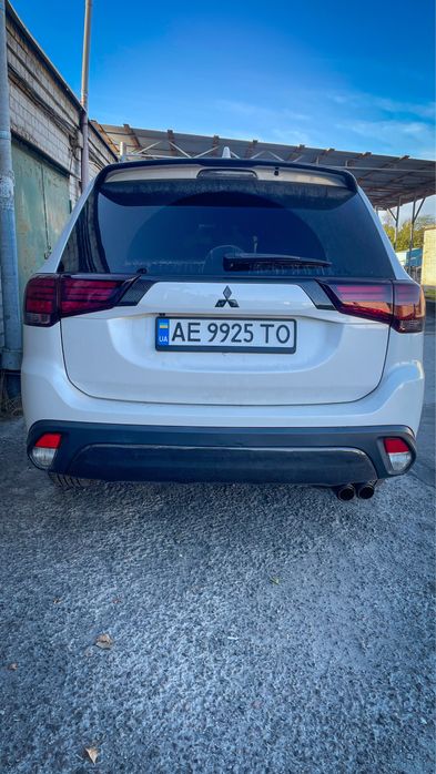 Mitsubishi outlander 3 carbon edition