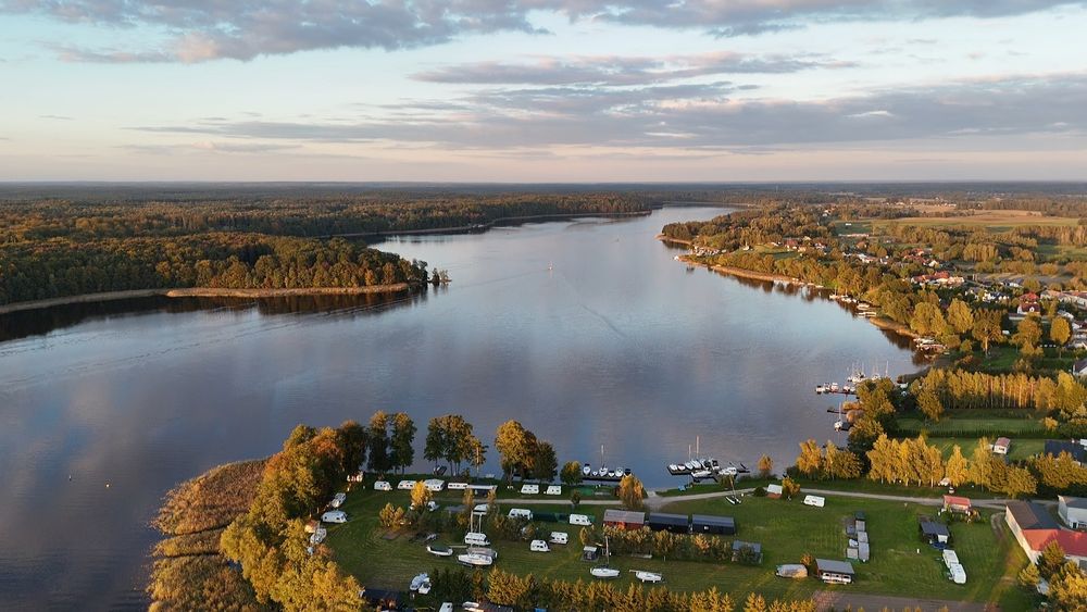 Zdjęcia i filmy z drona, nieruchomości, z lotu ptaka 4K i inne obiekty
