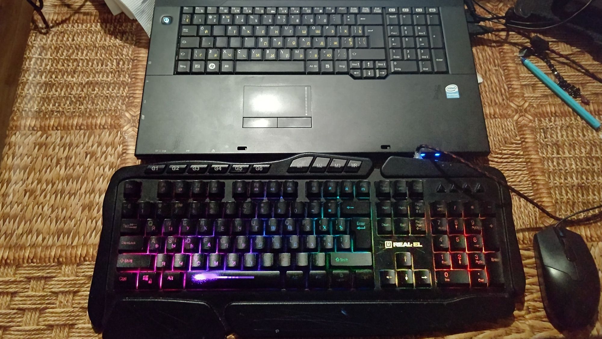 Amilo Li 3910

AMILO Notebook

Li 3910

GMILO

Reg No.: EF