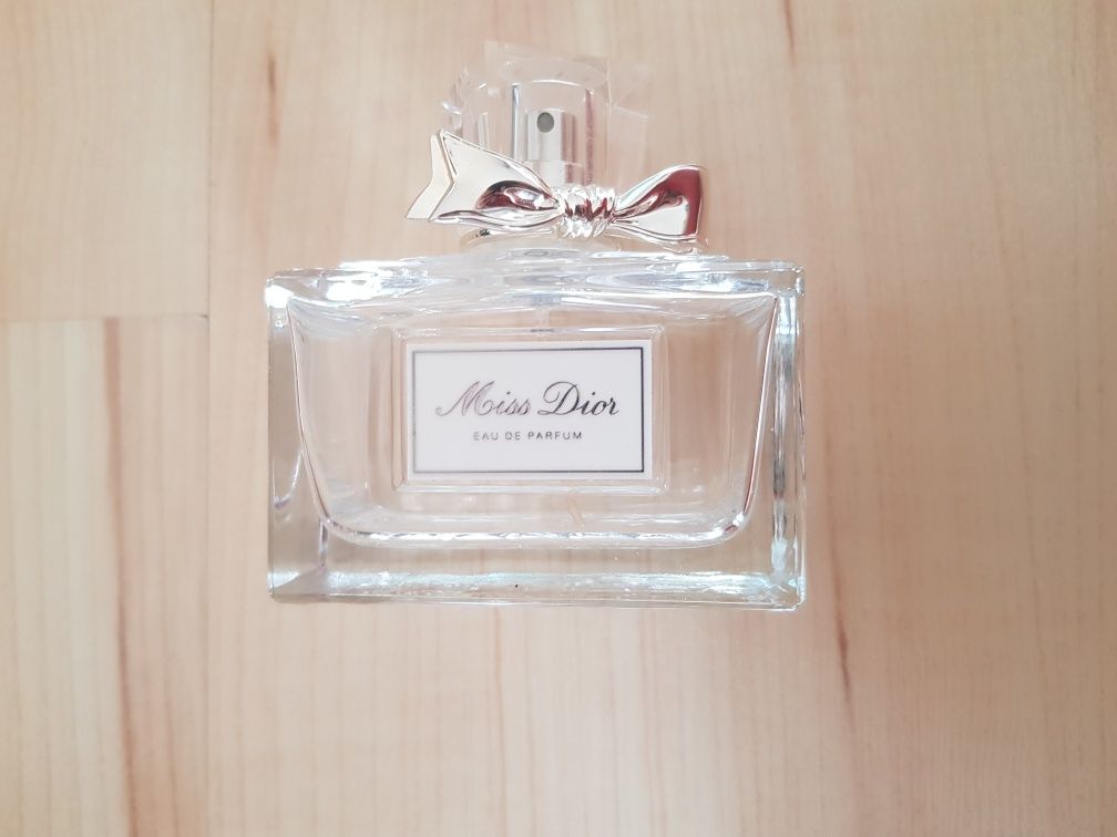 Flakon butelka z resztką perfum Miss Dior Eau De Perfum 100 ml