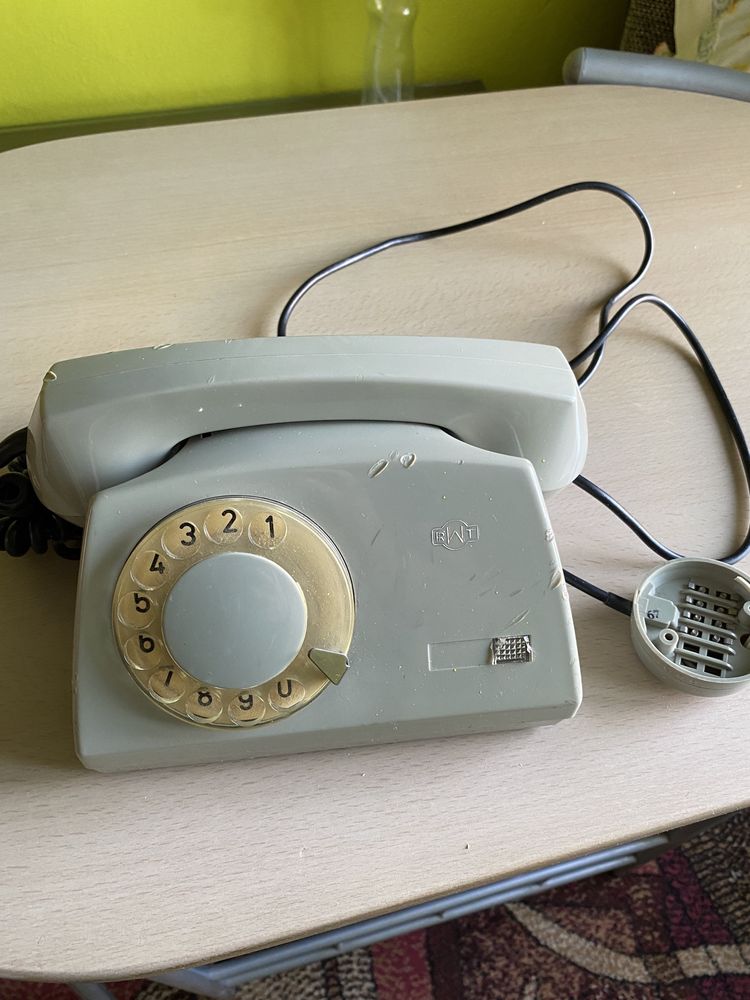 Aparat telefoniczny z PRL Aster-72 z 1977roku