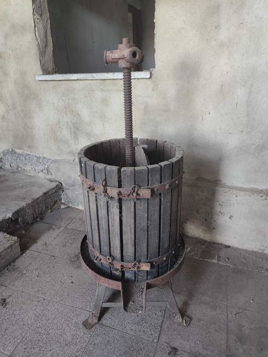 Prensa de vinho com acessórios