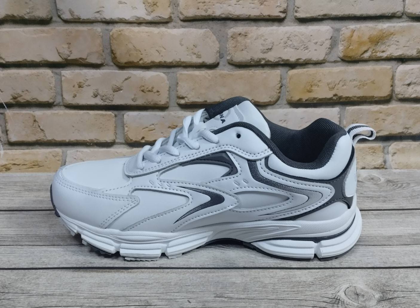 Белые кожаные кроссовки Bona 961А 37-41р