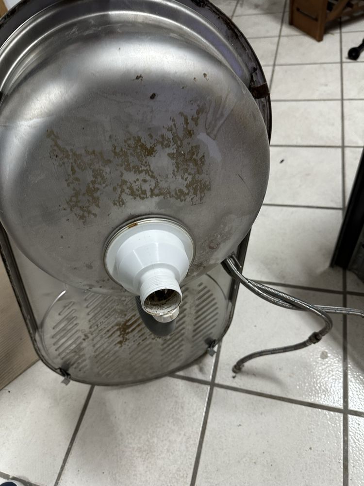Banca de loiça com torneira
