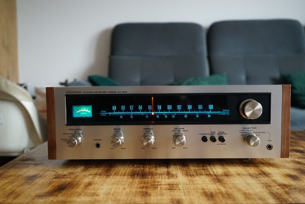 Pioneer SX-424 – klasyk vintage, sprawny, piękna skala, AUX PHONO
Pion