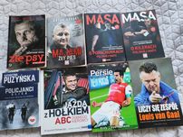 Paczka książek różnej tematyki.