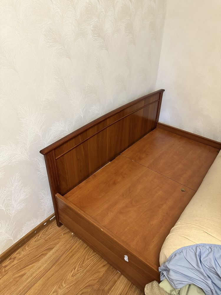 Ліжко з матрасом