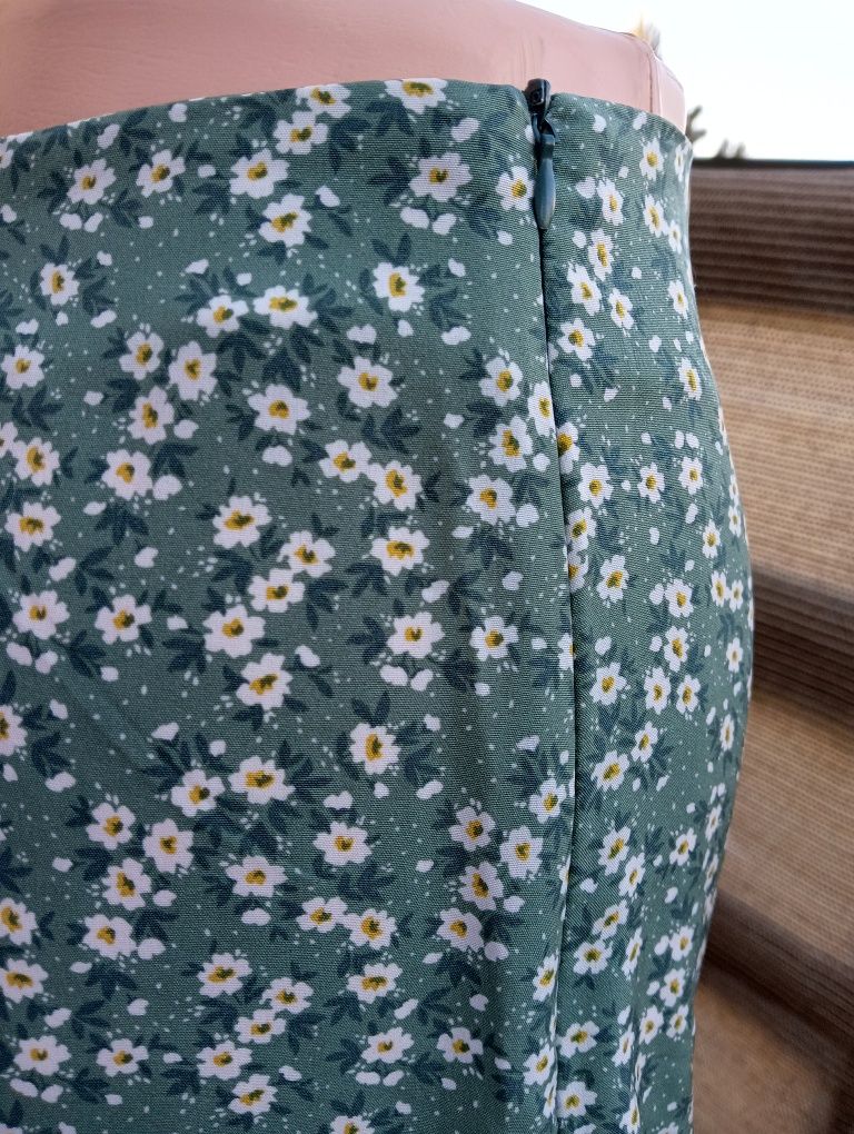 Zwiewna spódnica ołówkowa w kwiaty shein r.40-42/L-XL