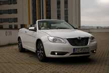 Chrysler 200