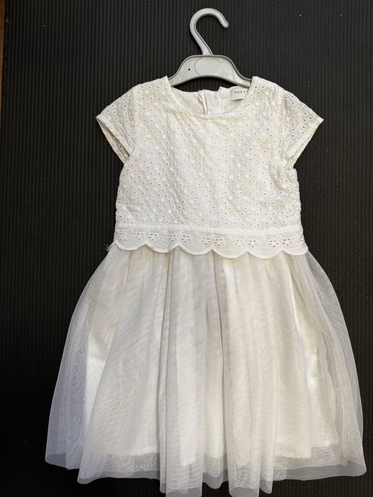 biała sukienka śnieżynka 116