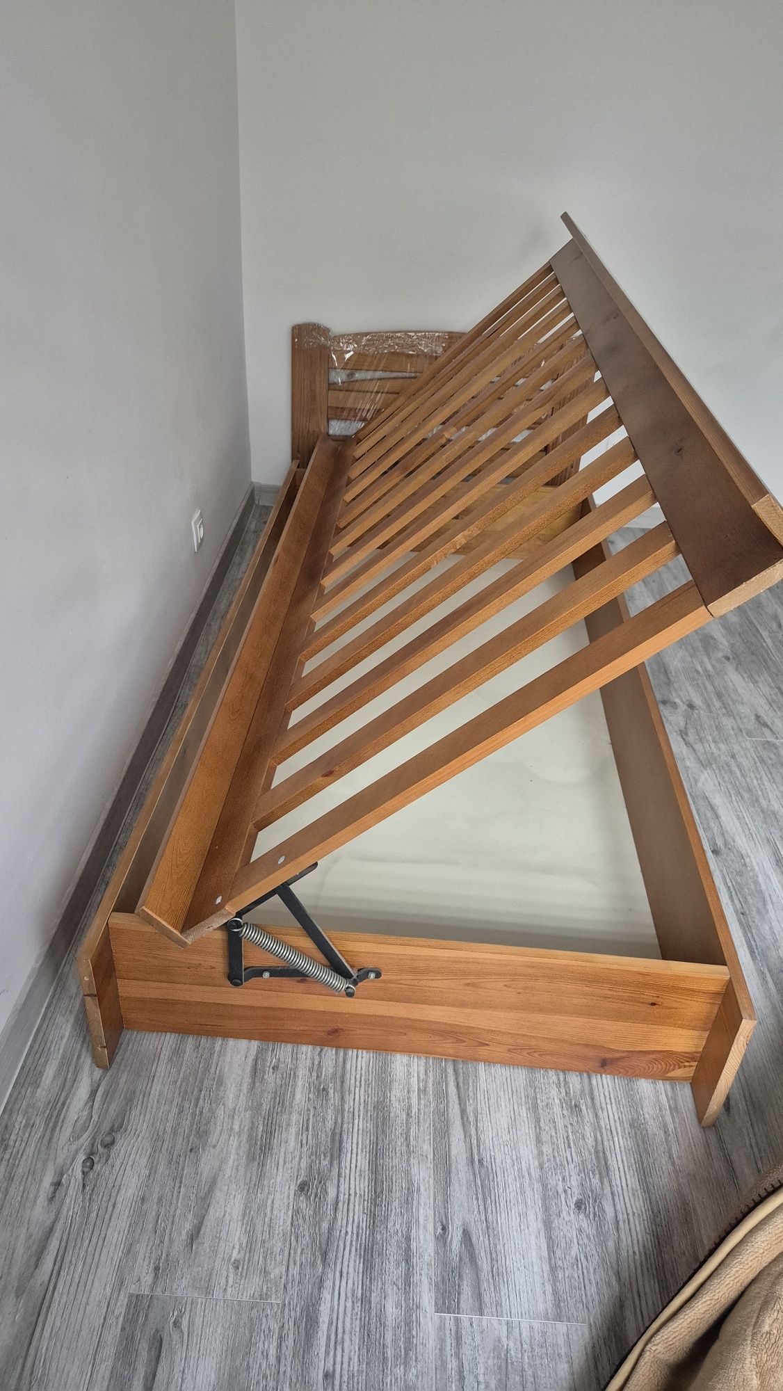 Łóżko 90x200 z pojemnikem na posciel