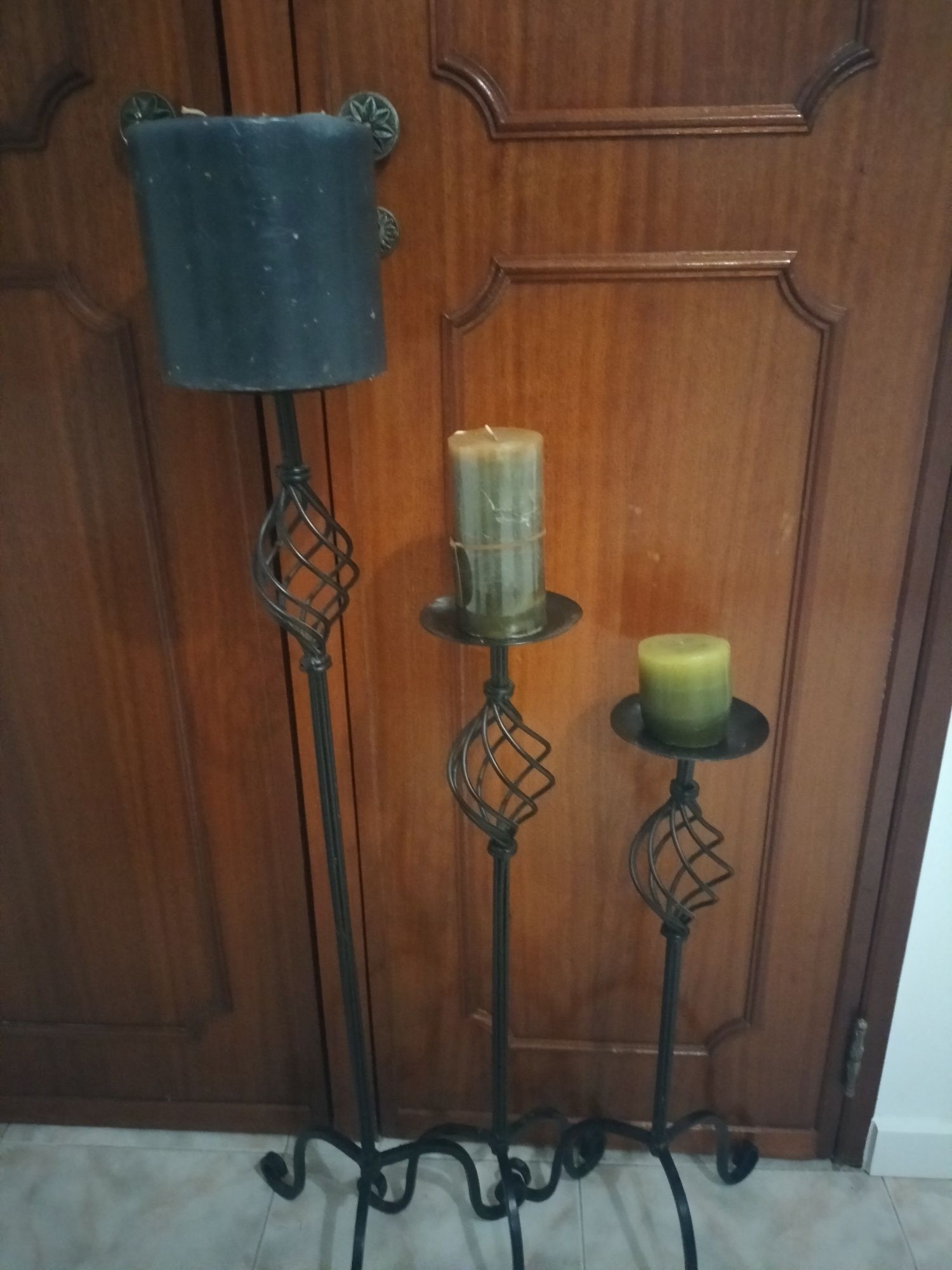 Candelabros de pé