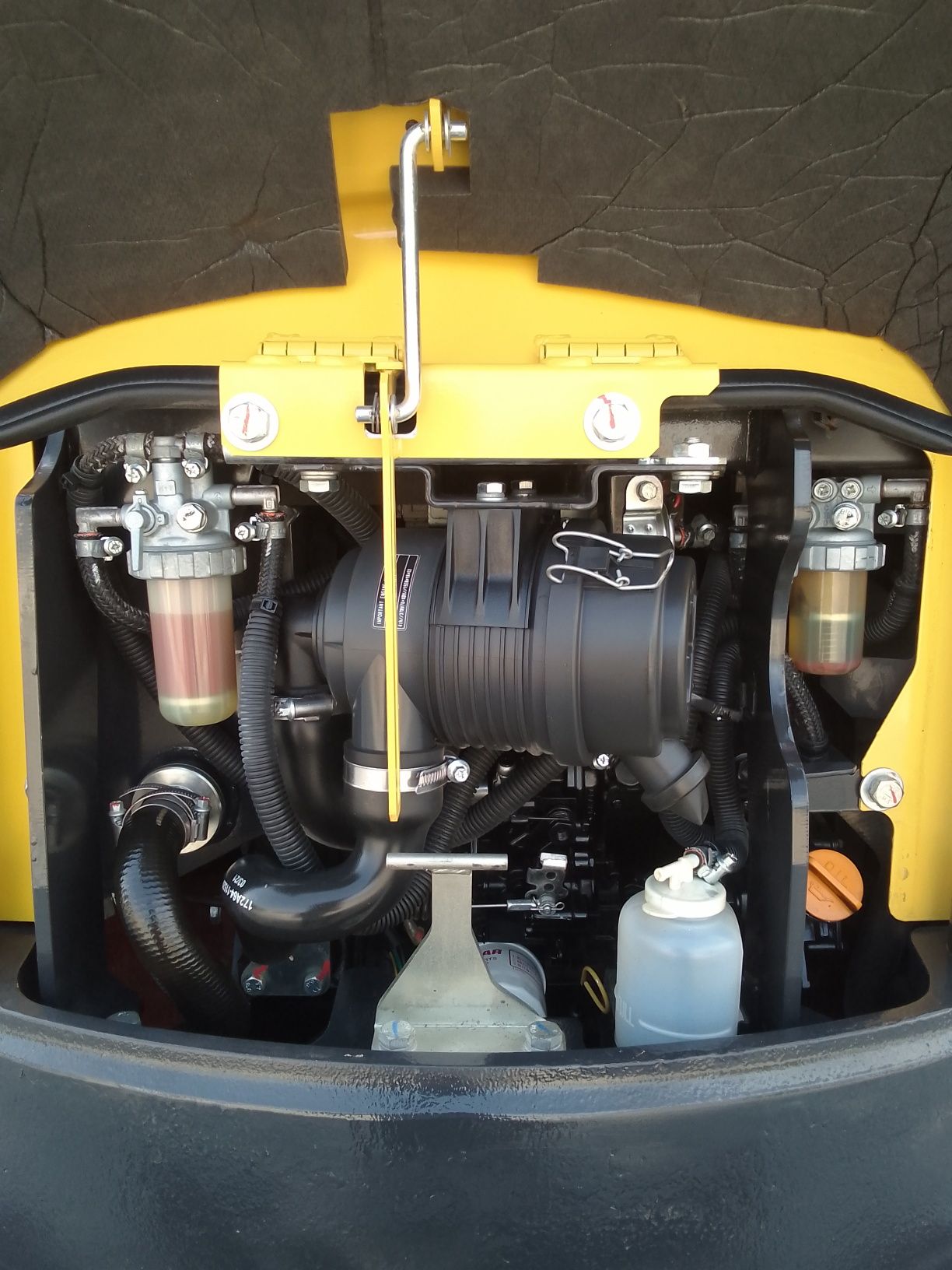 Mini giratória escavadora Yanmar Apenas 641 h