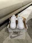 NikeAirForceOneLowR.37.5