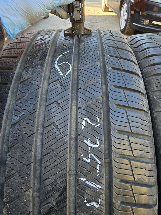 Opony caloroczne Vredestein 245/40R19 2szt i 275/35R19 2szt 7mm 2024r