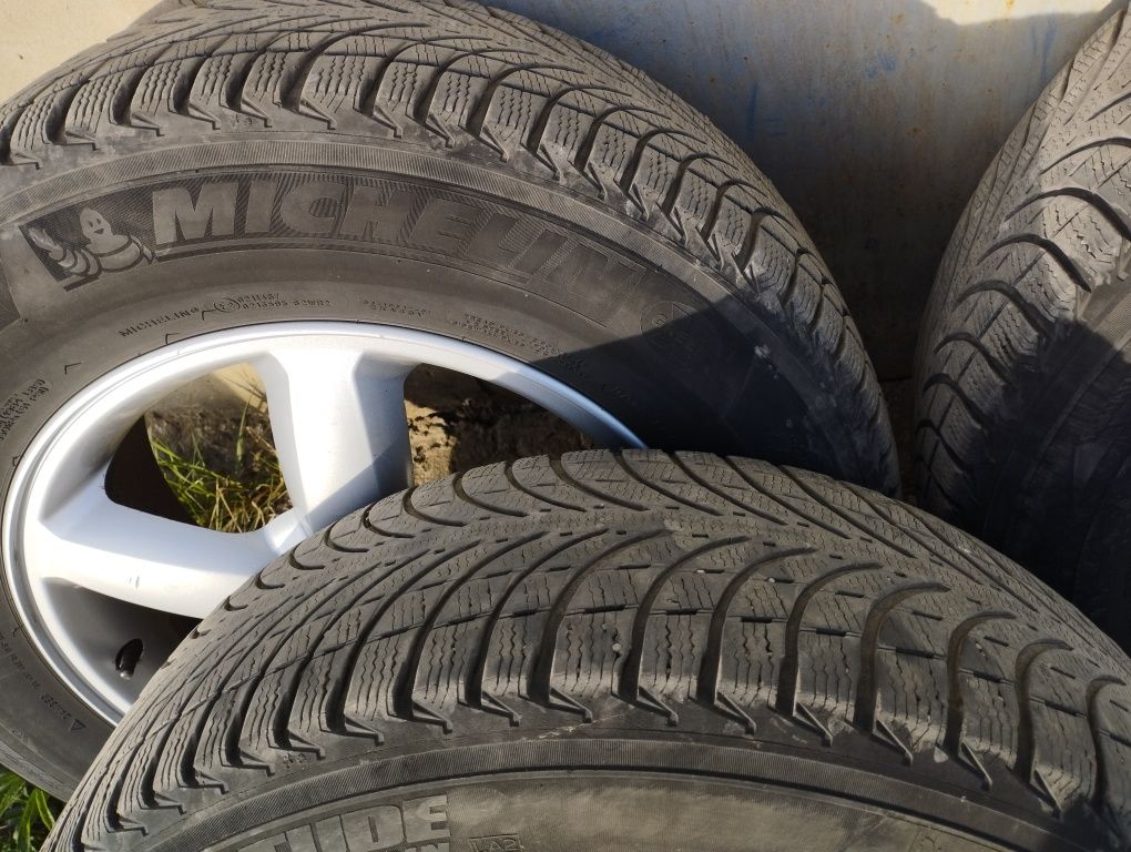 Зимові б/в шини Michelin 235*65 r17