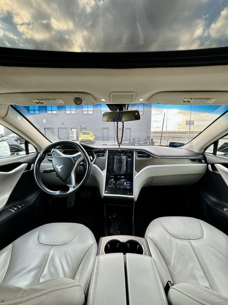 Tesla Model S, 85 кВт