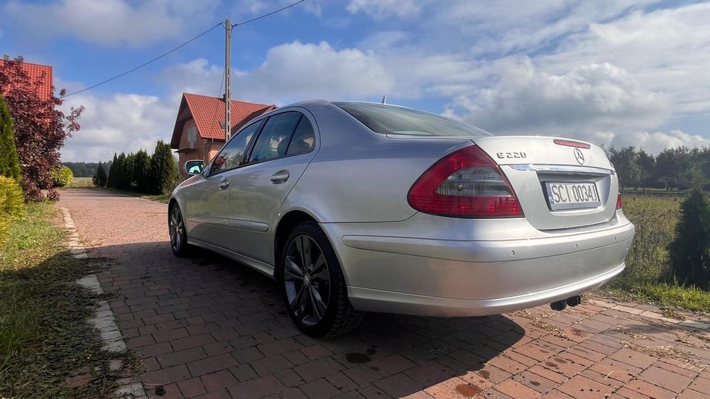 Mercedes Benz 220 cdi