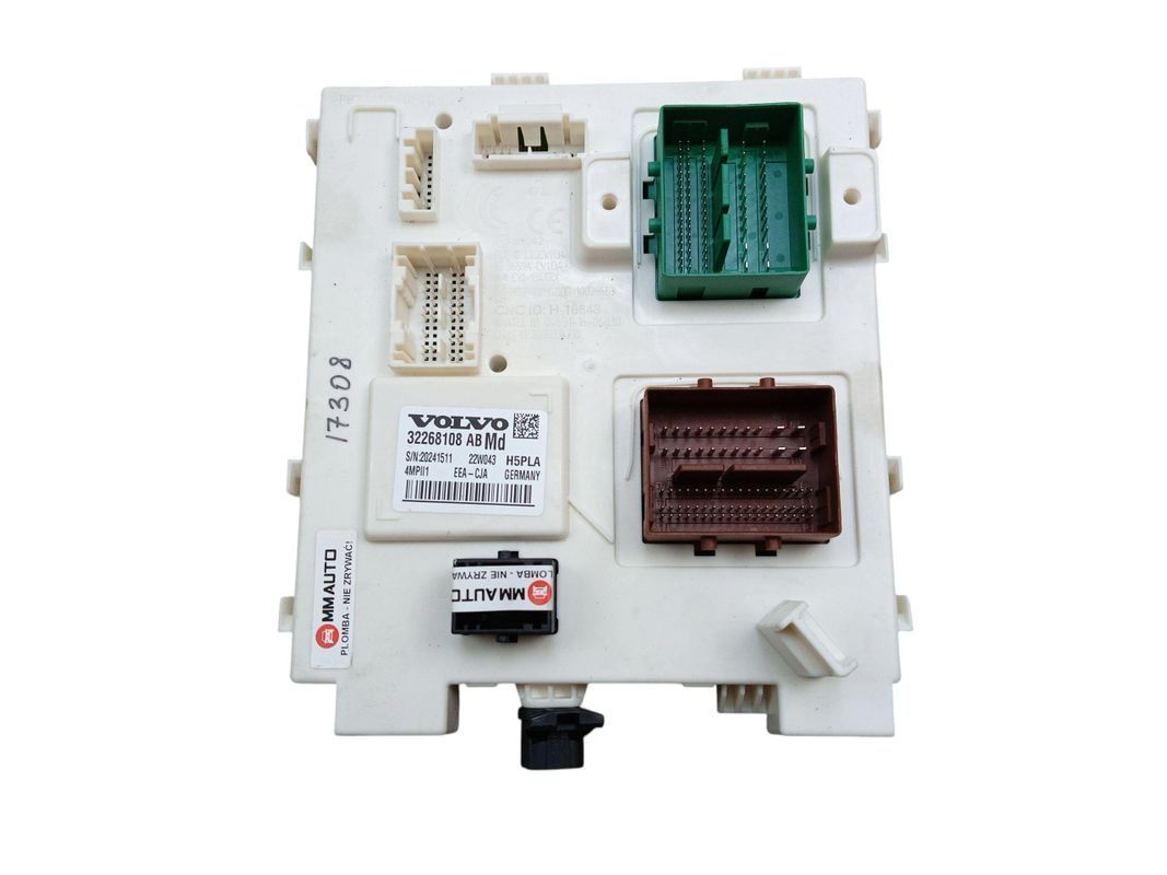 SKRZYNKA BEZPIECZNIKÓW MODUŁ BSI VOLVO XC40 32268108