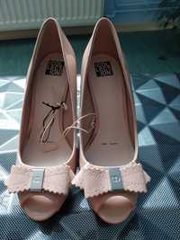 Buty damskie nowe firma Col Lect lon