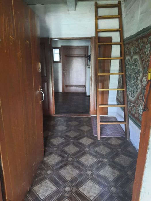 Продаж будинку. Романів.