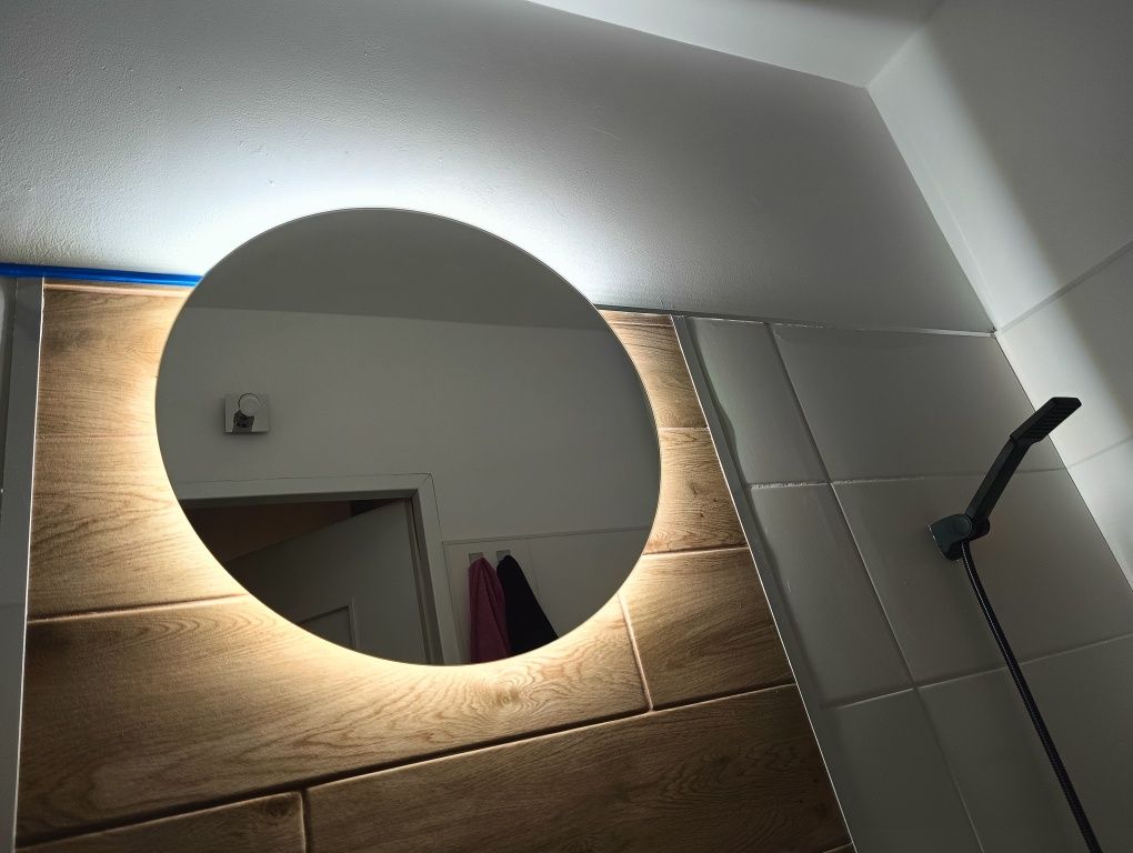 Lustro łazienkowe z LED