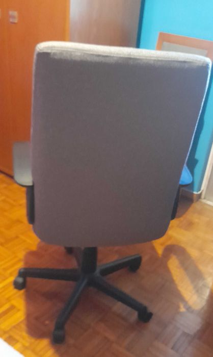 Cadeira escritório rotativa