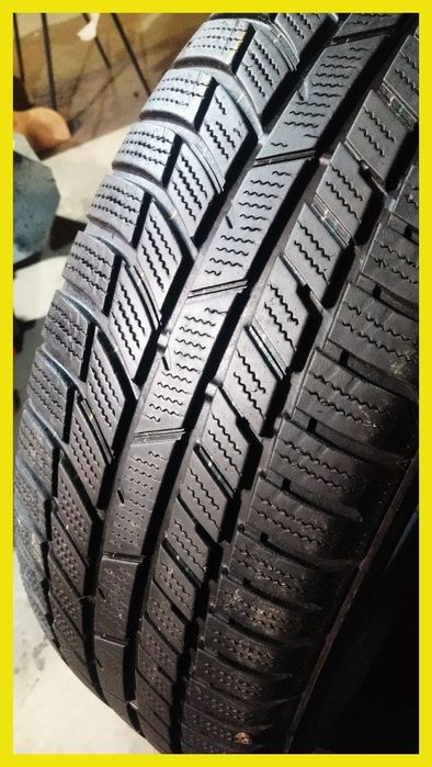 Пара зимних шин Toyo Snowprox S954 SUV 215/65 R17 215 65 17