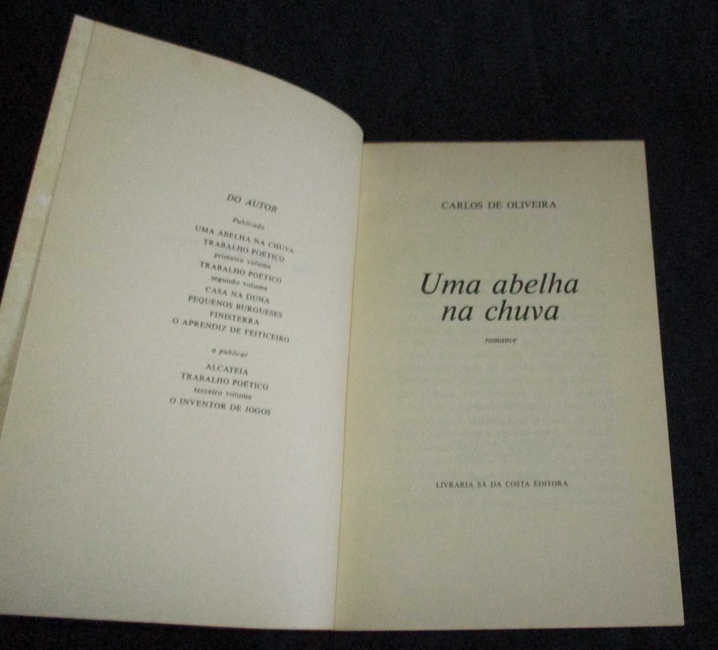 Livro Uma Abelha na Chuva Carlos de Oliveira