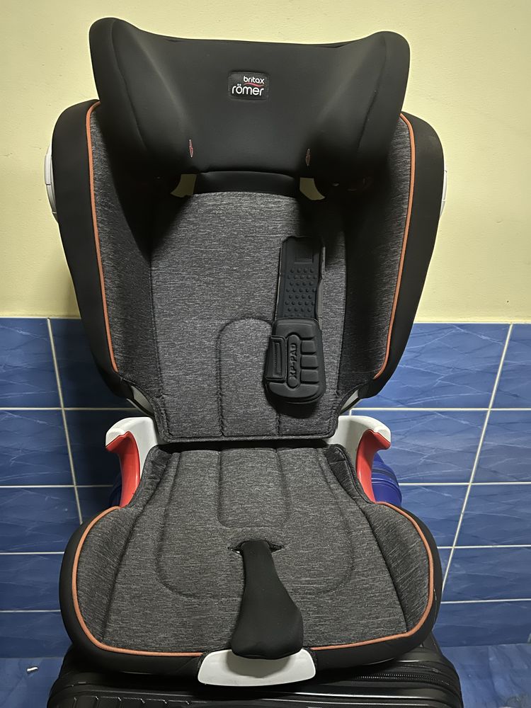 Автокрісло Britax Romer Kidfix II XP