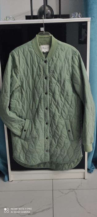 Kurtka jesienna na zatrzaski.