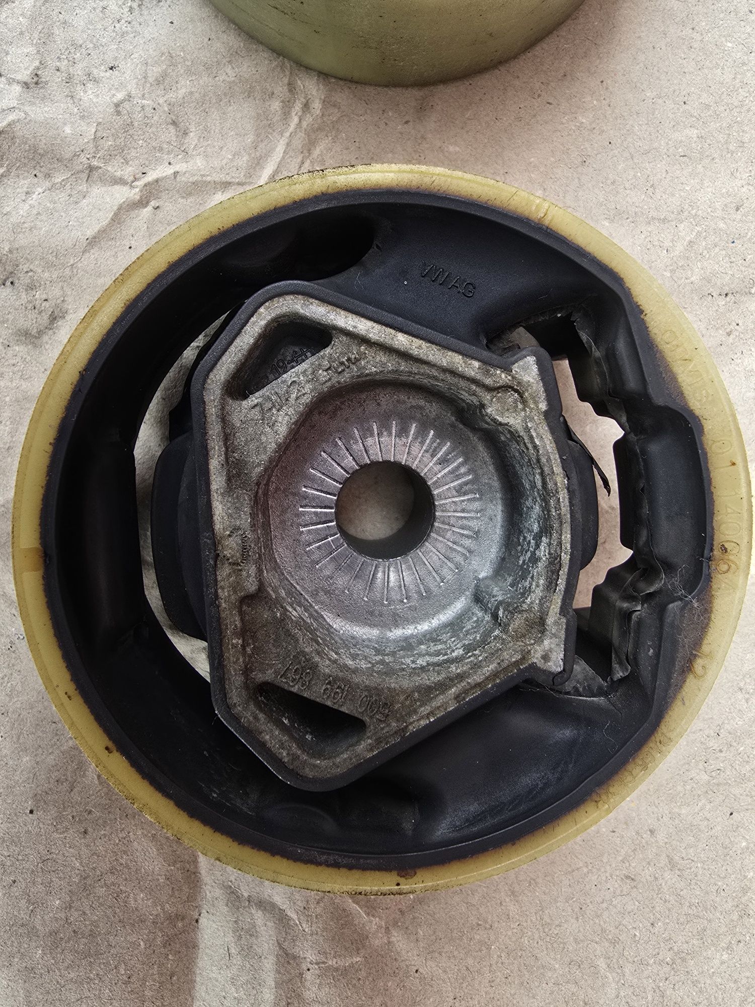 Подушка 5Q0199868, 5Q0199867
