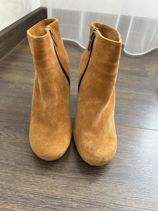 Замшеві жіночі ботінки Belali